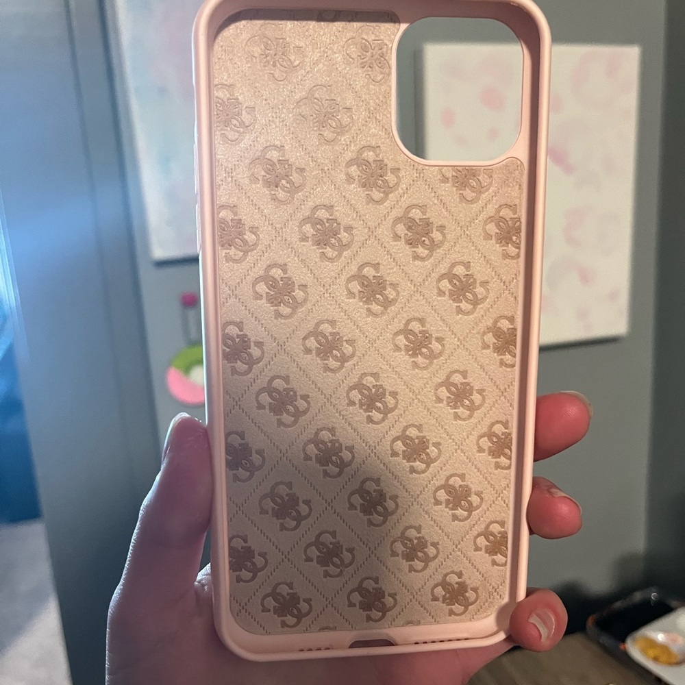 Guess phone case I phone 11 pro